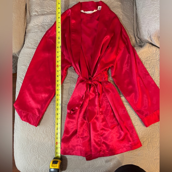 Victoria's Secret Vibrant Red Satin Silky Robe Size Small - Picture 5 of 9